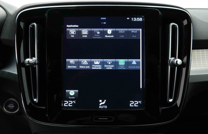 VOLVO_VOLVO_XC40_2653459_13.jpg