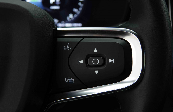 VOLVO_VOLVO_XC40_2653459_19.jpg