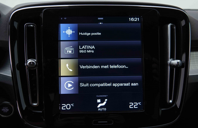 VOLVO_VOLVO_XC40_2655340_10.jpg