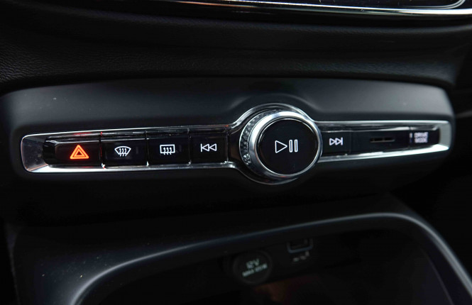 VOLVO_VOLVO_XC40_2655340_13.jpg