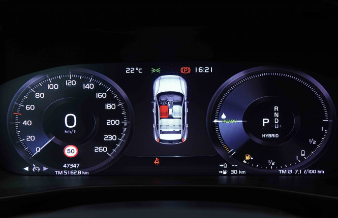 VOLVO_VOLVO_XC40_2655340_14.jpg