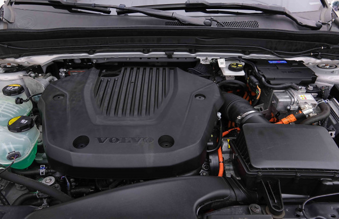 VOLVO_VOLVO_XC40_2655340_21.jpg