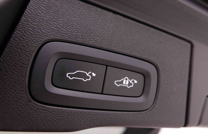 VOLVO_VOLVO_XC60_2548622_6.jpg
