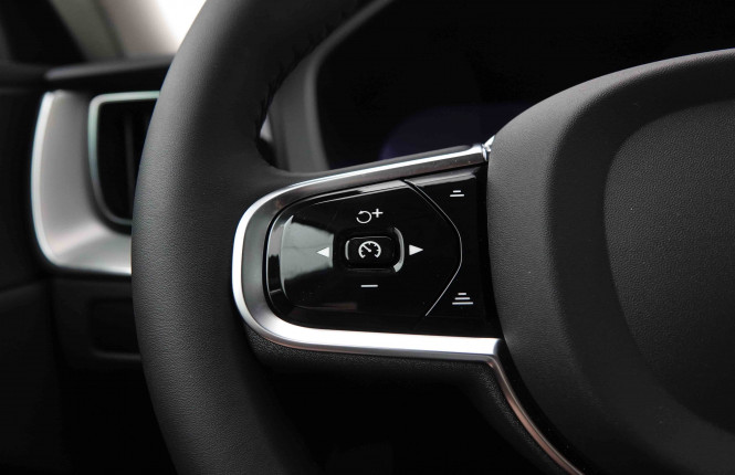 VOLVO_VOLVO_XC60_2549179_20.jpg