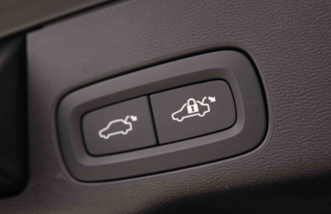 VOLVO_VOLVO_XC60_2549179_6.jpg