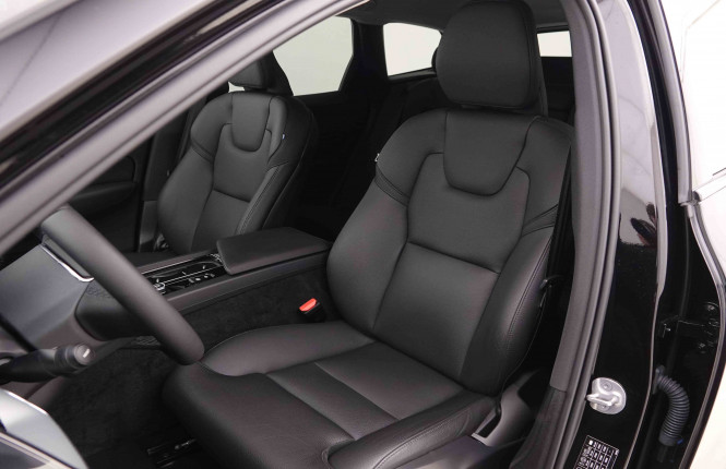VOLVO_VOLVO_XC60_2549182_7.jpg