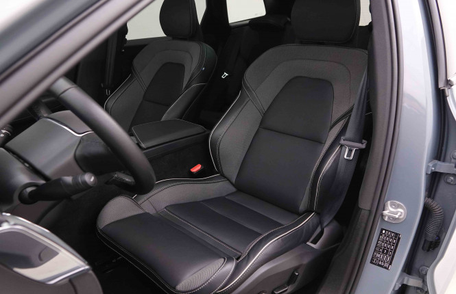 VOLVO_VOLVO_XC60_2550369_7.jpg